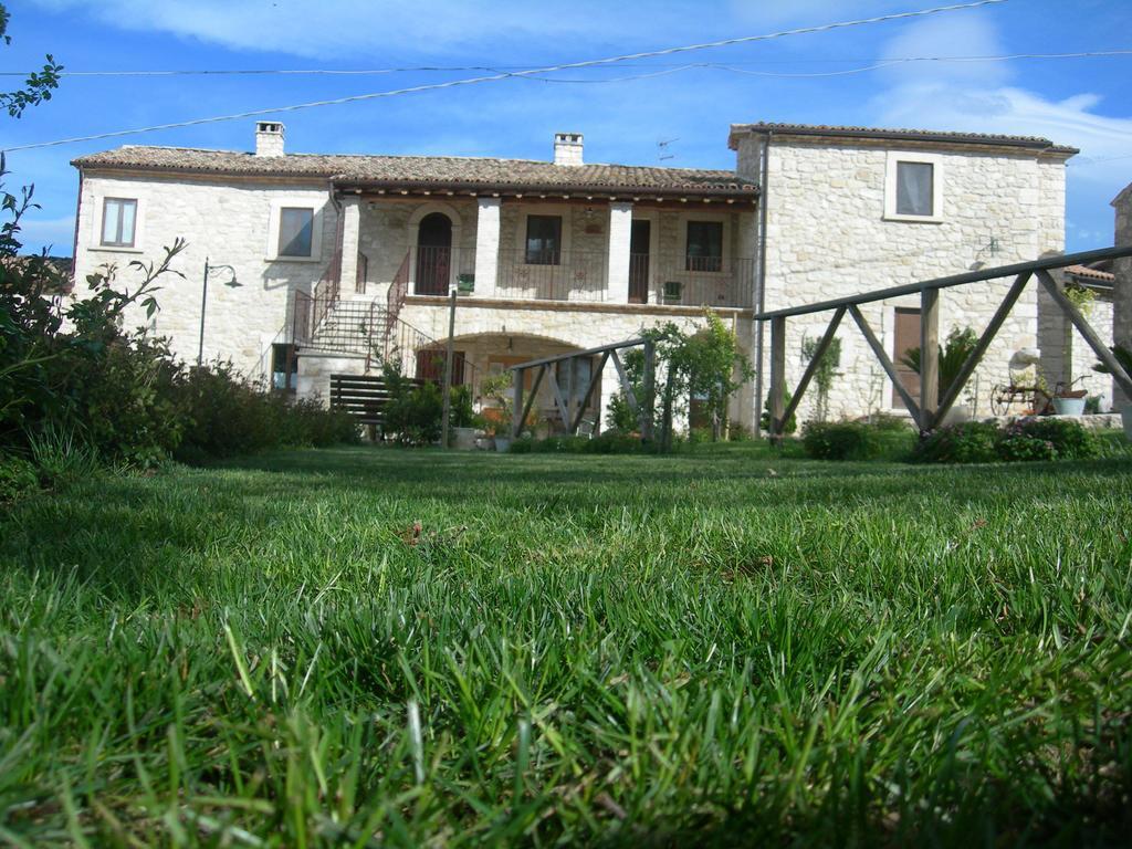 Agriturismo Borgo San Martino Abbateggio ภายนอก รูปภาพ